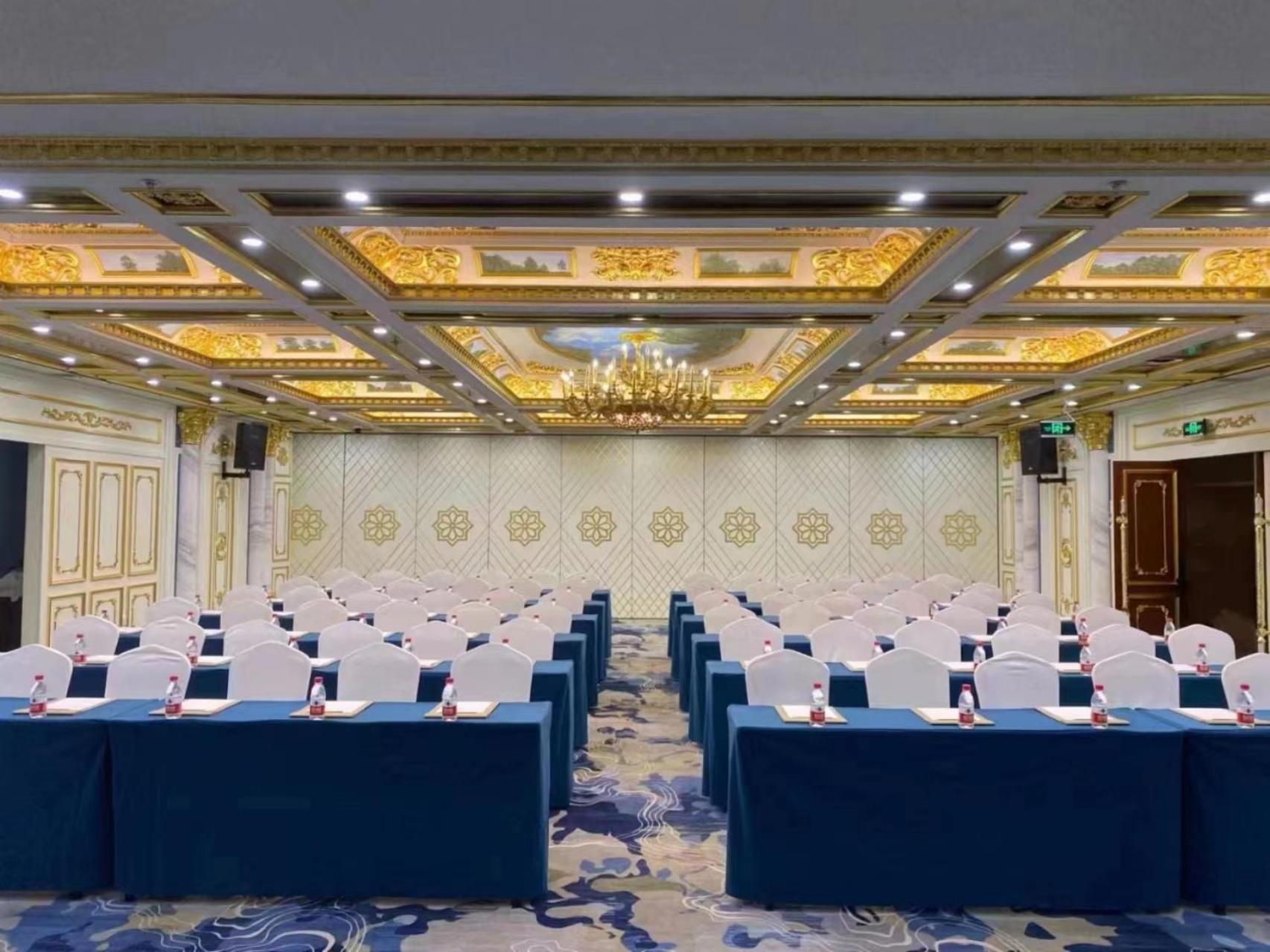 Grand Mercure Hotel Hualing Urumqi Eksteriør bilde